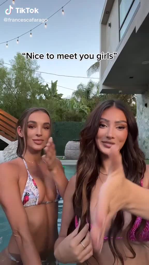 Francesca Farago!!! Have fun with Her friend in Pool New Video Leakd