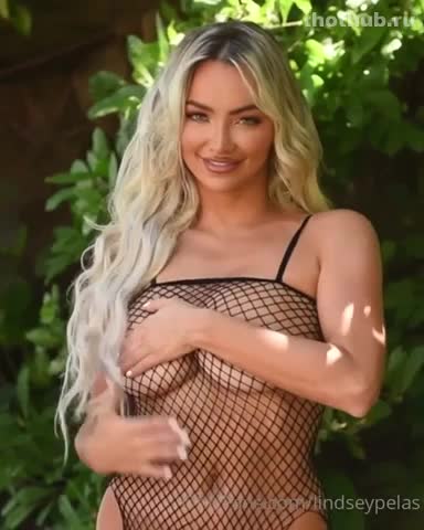 Lindsey Pelas!!! Sexy in lineger