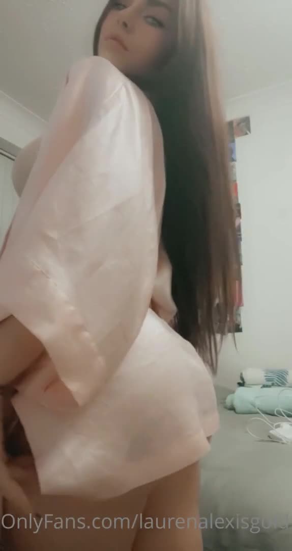 Lauren Alexis!!! Nude show in bed