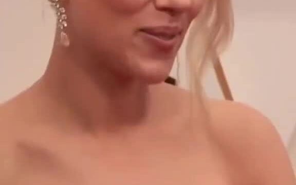 Scarlet Johansson!! Sexy in new video