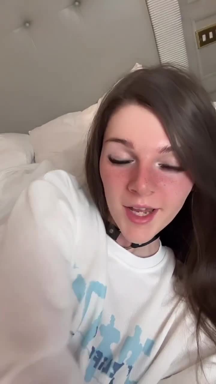 F1nn5ter on bed…