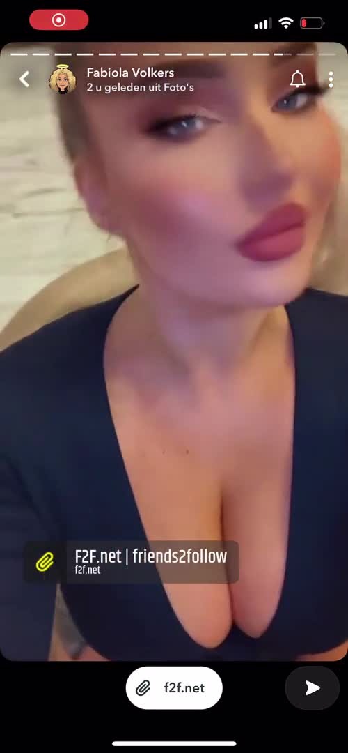 Fabiola Volkers – Sexy in bedroom…