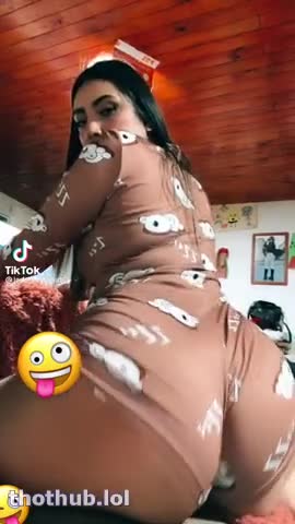 Jade Reyes hot big butt on bed