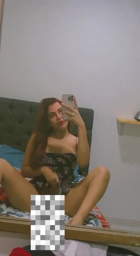 Jessica Orozco – Nude show on bed…