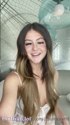 Taraswrld masturbating