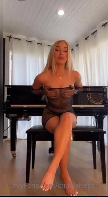 Charlotte Parkes – Sexy in lingerie…