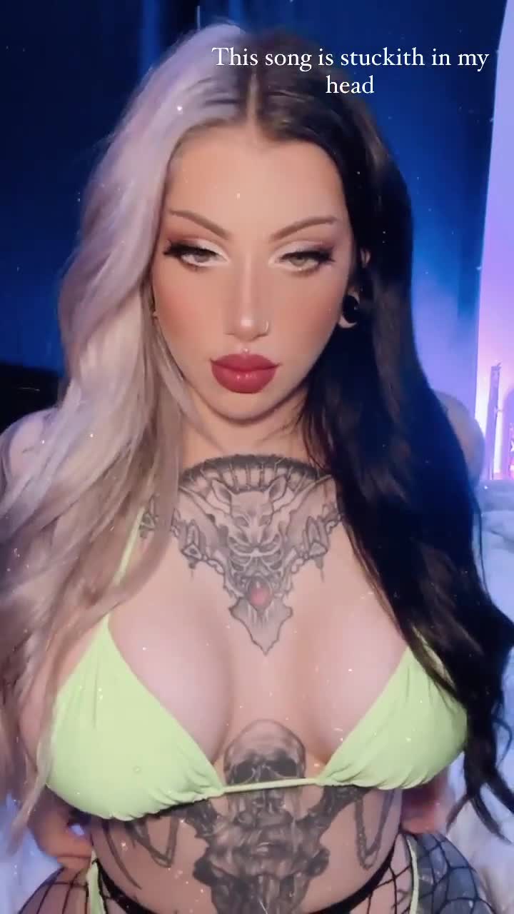 Dakota Alexandra – Sexy with erotic body…