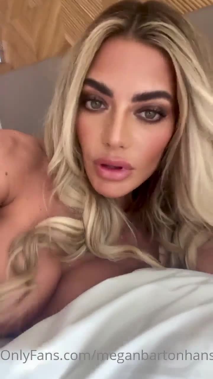 Megan Barton Hanson nude show on bed…