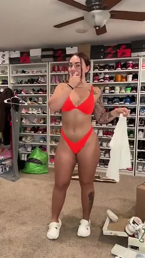 Abby Berner – Sexy with erotic body
