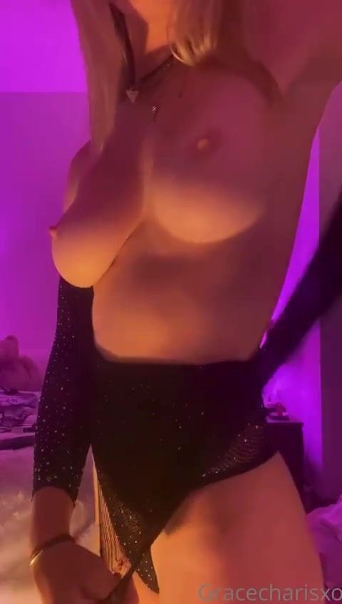 Grace Charis – Nude show with erotic body