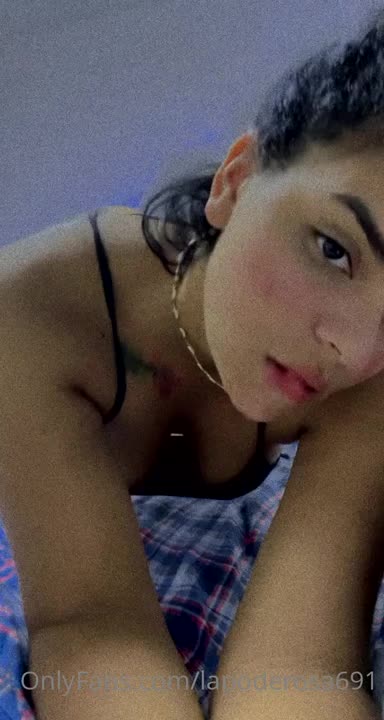 Lapoderosa69 nude show on bed