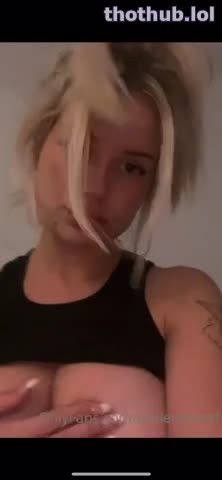 Lottie Moss nude show in bedroom
