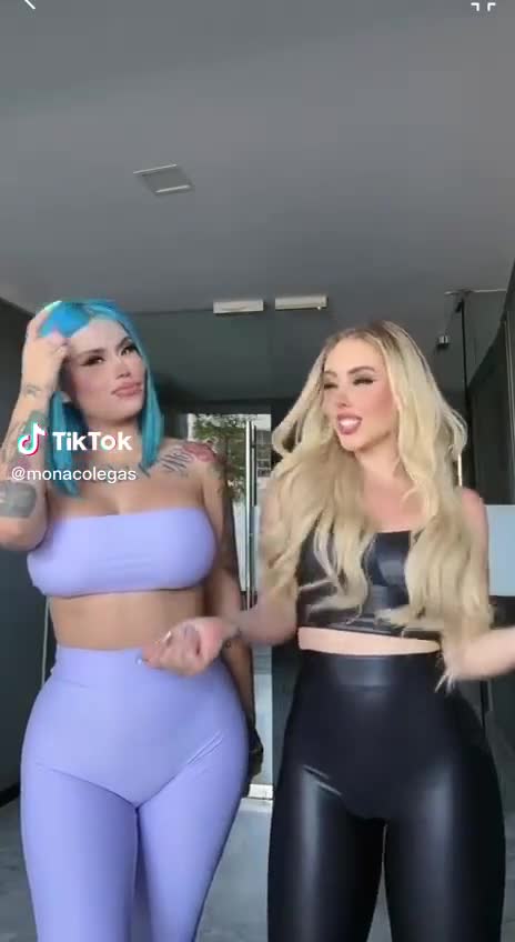 Monafashion – Sexy with her friend