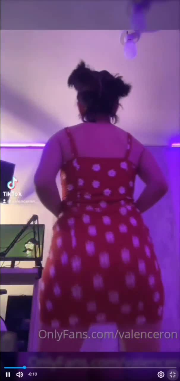 Valenceron twerking ass