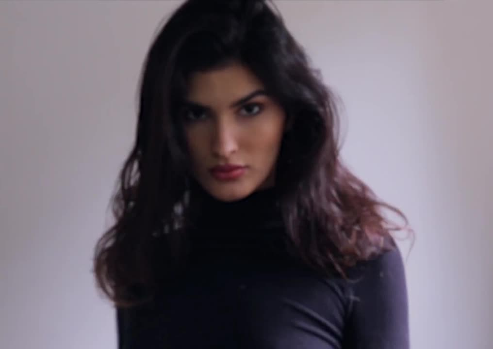 Yael Cohen – Sexy with erotic body