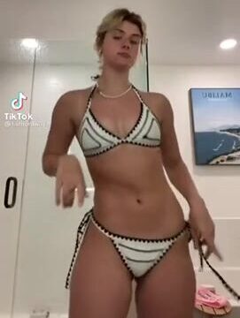 Faith Ordway – Sexy with erotic body