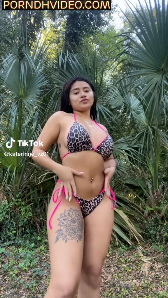Katerinevz01 show hot body sexy girl