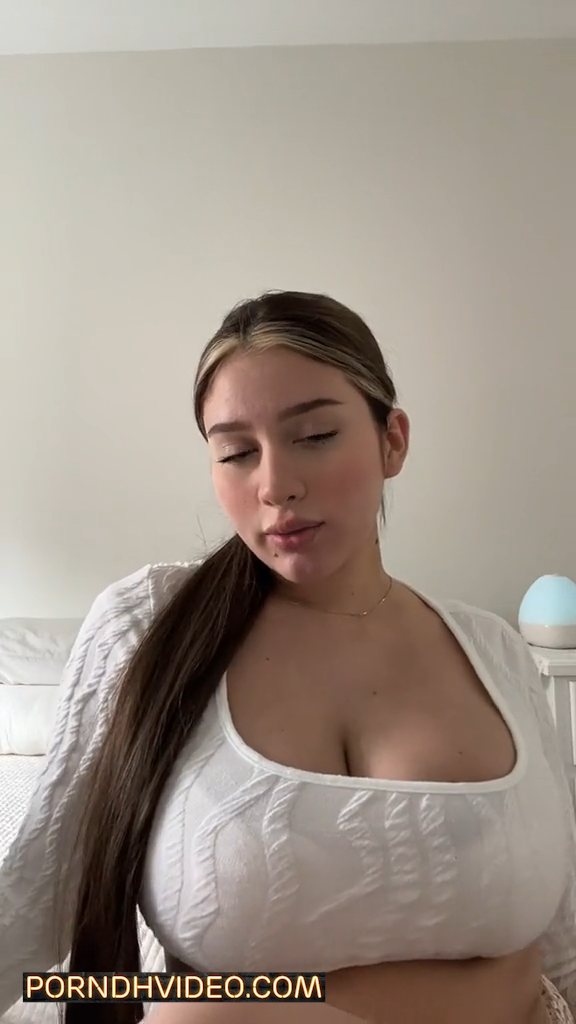 Lauri Garcia – Sexy with erotic body