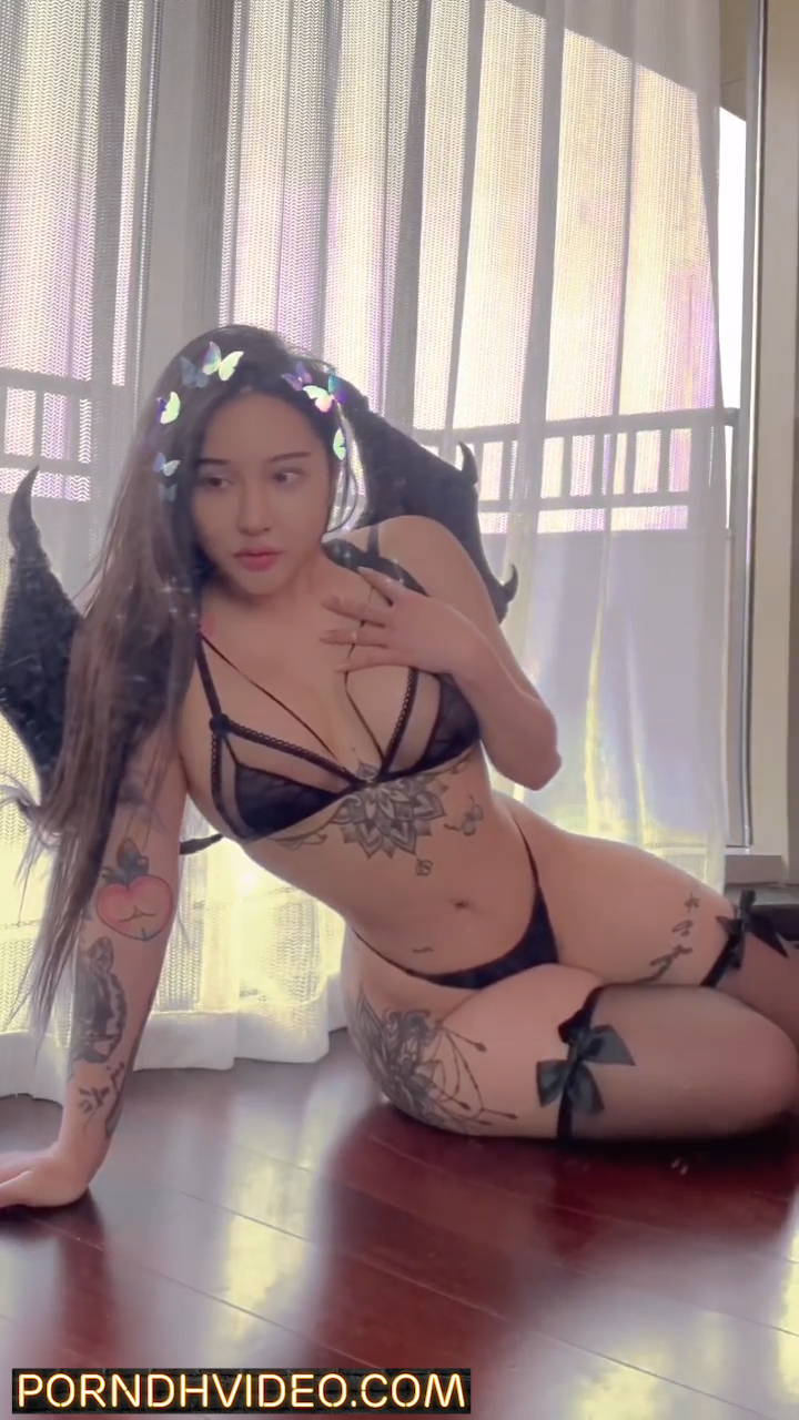 Songyuxin Hitomi – Sexy with erotic body