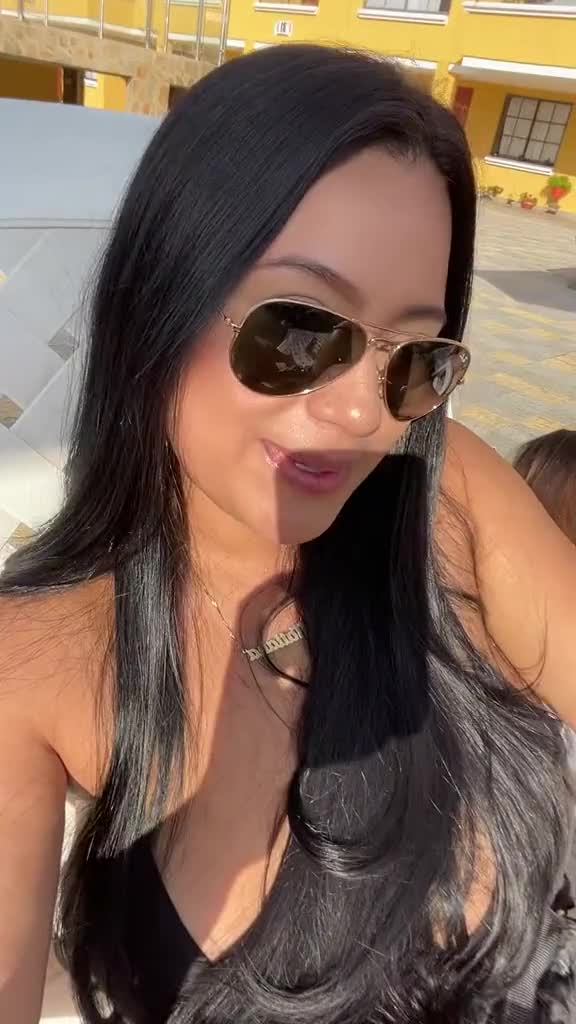 Carolay gr nude show tits and booty erotic