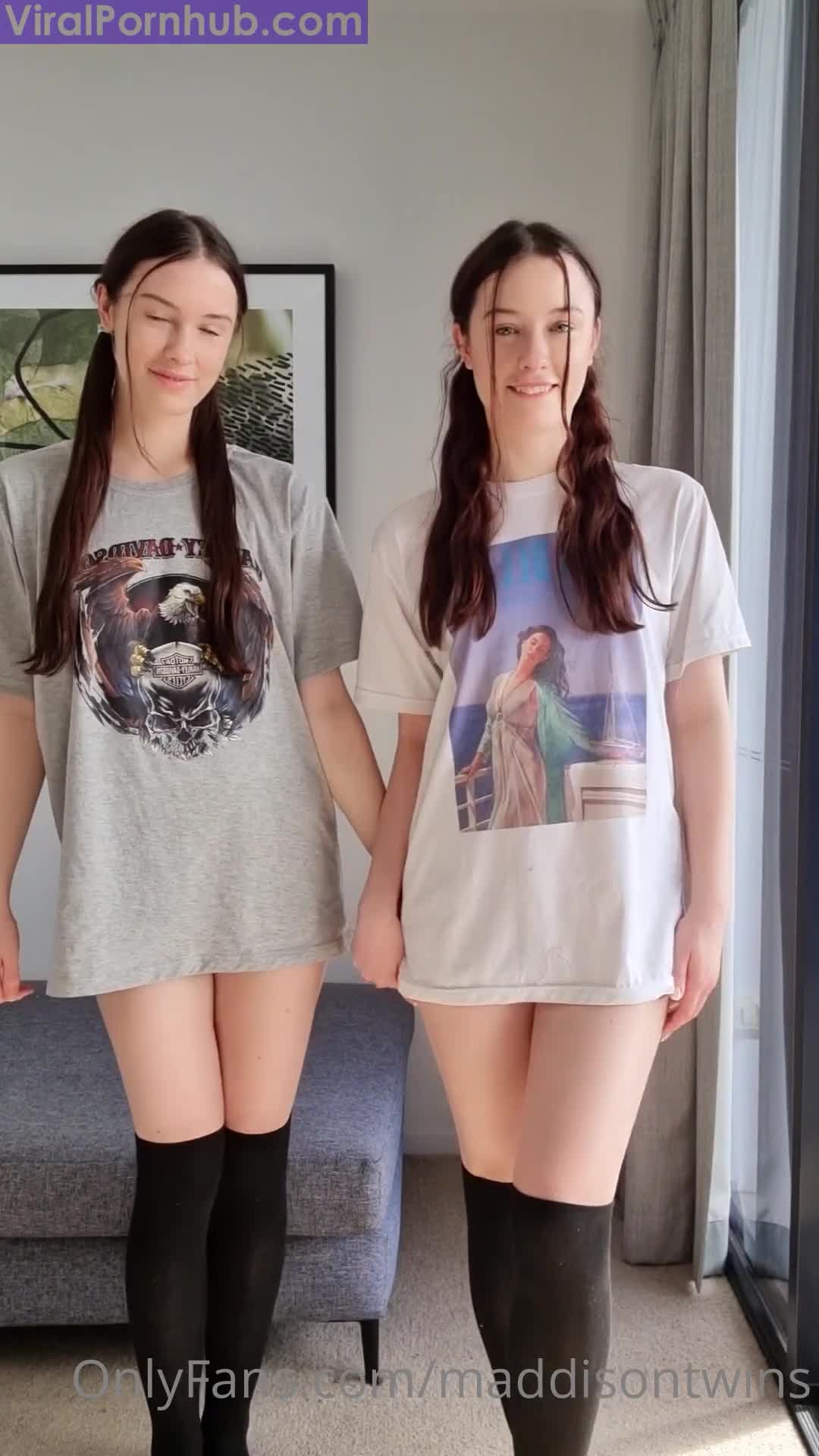 Maddison Twins!! Nude show in bedroom