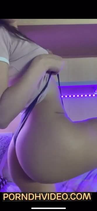 Martina Vismara masturbate with fingger and vibator lewd