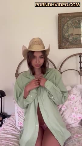 Sophiemudd naked big boobs on bed!!!