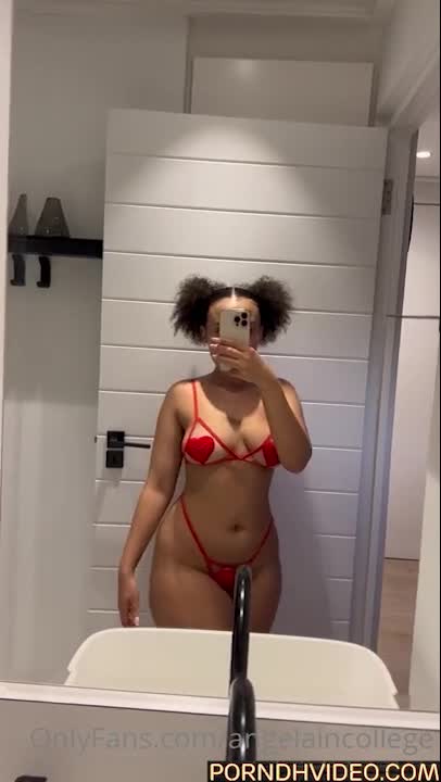Angelaincollege – Nude shower in bath!!! New Onlyfans video leaked