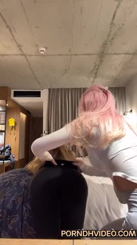 Diakimeko naked show big ass with her friend!!! So hot