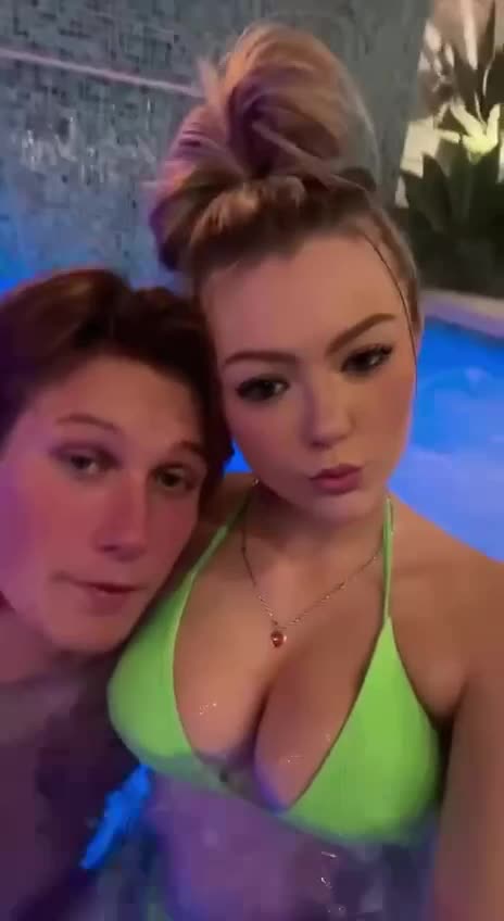 Hailey Sigmond – Show Bigs Tits Video Onlyfans Leaked!!!