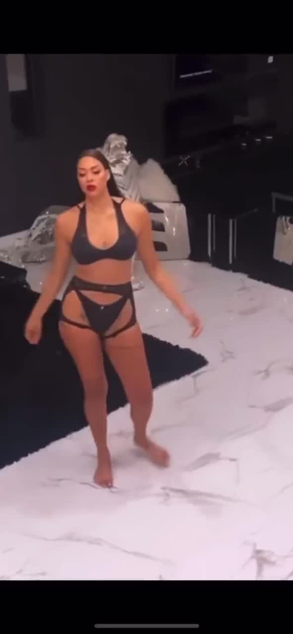 Liz Cambage – New Onlyfans video leaked so hot!!!
