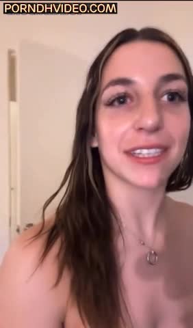 Megmariiee/Meggyeggo – Nude show on bed!!! Hot video trending Onlyfans leaked