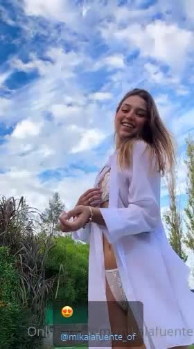 Mikala Fuente show erotic body in public!!! So hot