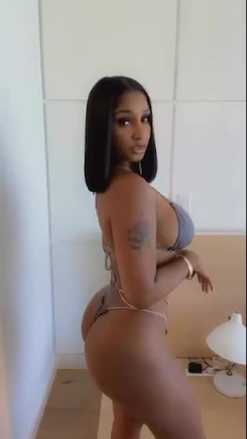 Bernice Burgos – New Onlyfans trending video leaked!!! So hot