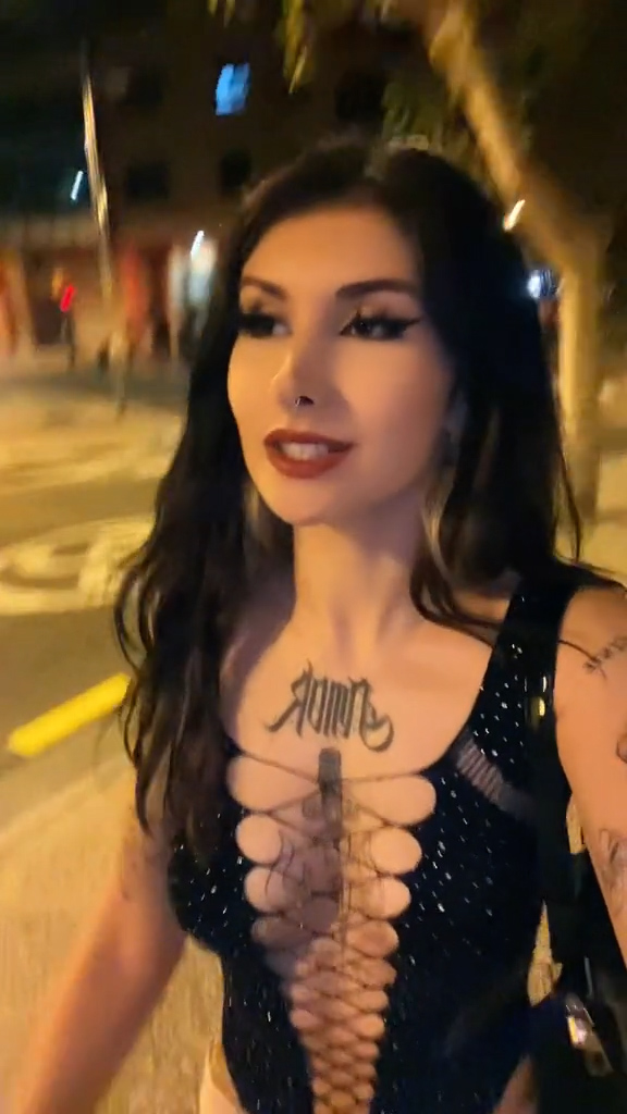 Lalylaliaa hot sexy babe!!! Omg…