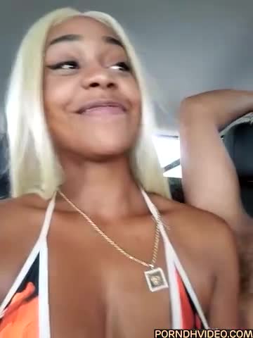 PinkyDoll Onlyfans leaked!!! Fucking with her BF in car…