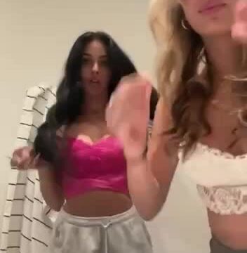 Michelle Scott Onlyfans Leaked – With Camilla Araujo !!!