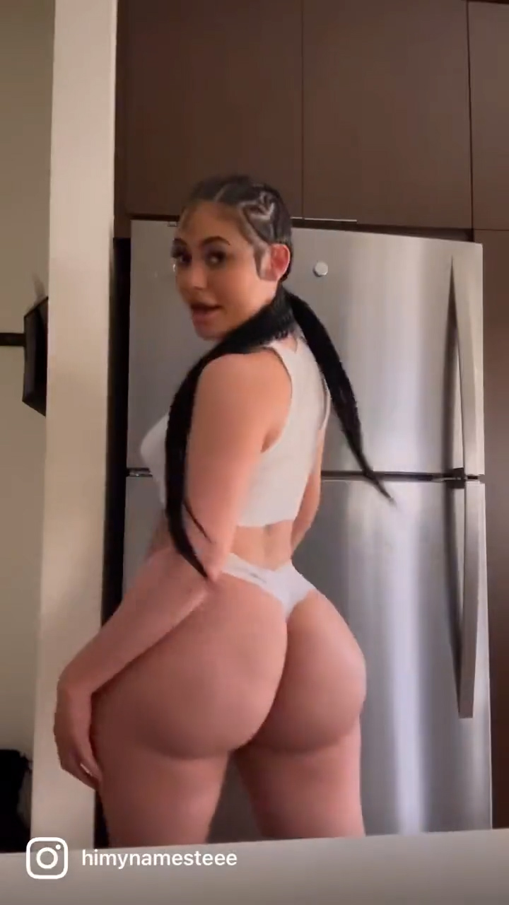 Himynamestee Onlyfans leak – Sexy in kitchen so hot!!!