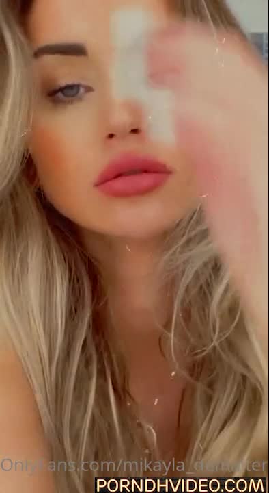 Mikayla Demaiter Onlyfans leaked – Nude show in bedroom!!!
